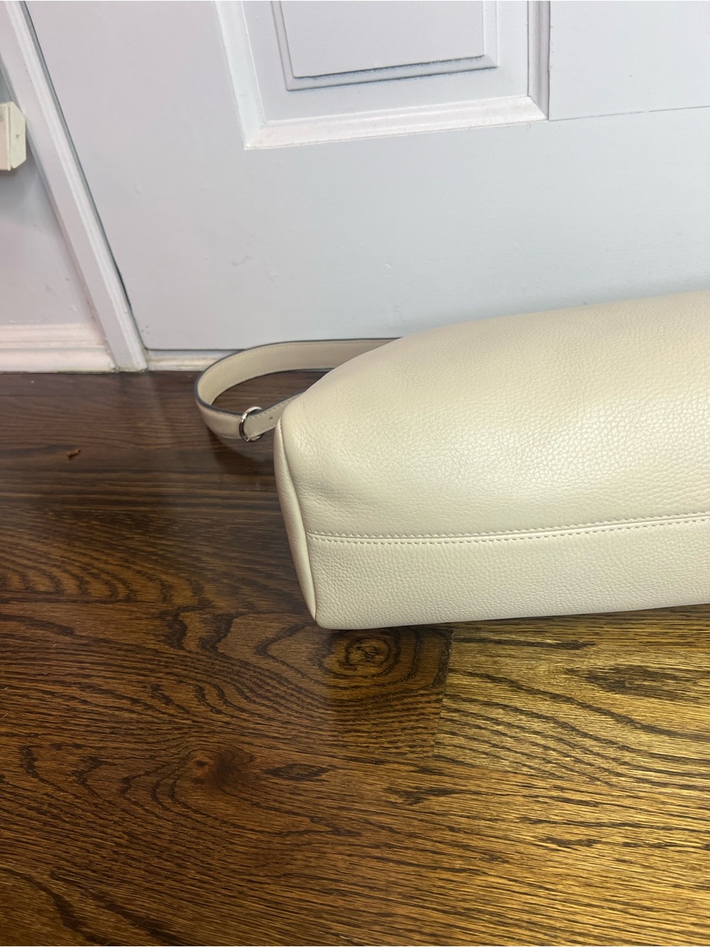 The Horse Cream Leather Shoulder Bag - Picture 6 of 12